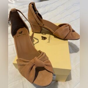 Bobbie’s Paris NIB Tan Suede Women's Sandals - Size 38